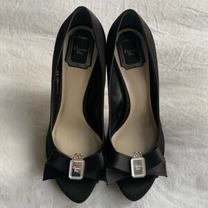 Vintage Christian Dior Logo Mirror Bow Ribbon Velvet Peep Toe Pumps Heels Black